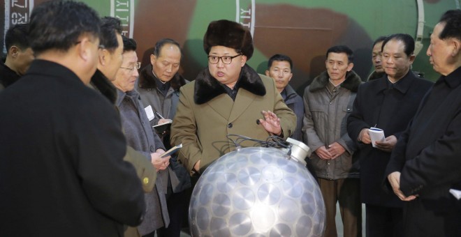 El líder norcoreano afirmó que Corea del Norte ha logrado miniaturizar con éxito cabezas nucleares para instalarlas en misiles.- EFE