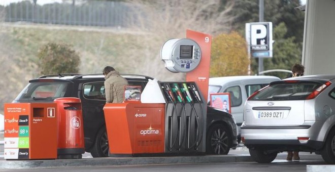 La gasolina y el gasóleo suben hasta un 2,6% a las puertas de la Semana Santa