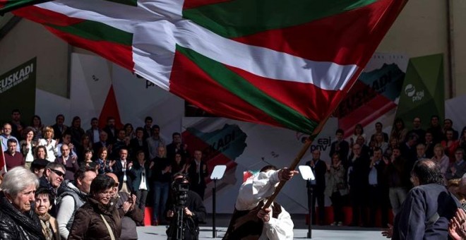 El PNV celebra el Aberri Eguna, Día de la Patria vasca, con el tradicional acto político en el que han intervenido el presidente del partido, Andoni Ortuzar, y el lehendakari, Iñigo Urkullu. EFE/Miguel Toña