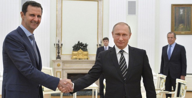 El presidente sirio Bashar al-Assad y el presidente ruso, Vladimir Putin, en un encuentro en el Kremlin en octubre de 2015. REUTERS/Alexei Druzhinin/RIA Novosti/Kremlin