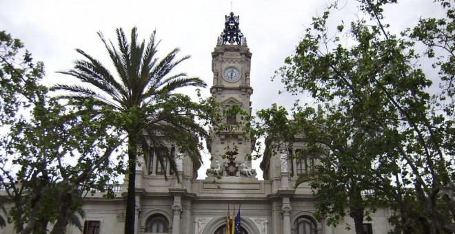 El Ayuntamiento aprueba el cambio de nombre de la ciudad a 'València'