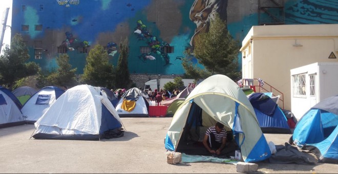 Puerto de El Pireo, en Atenas, donde se concentra el mayor número de refugiados de Siria, Afganistán, Irán, Iraq y Eritrea, entre otras nacionalidades. /P.C.