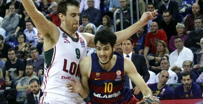 Claver y Abrines, durante el partido. EFE/Marta Pérez