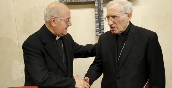 El cardenal Ricardo Blázquez (a la izquierda), sucesor de Rouco Varela al frente de la Conferencia Episcopal Española. / EFE