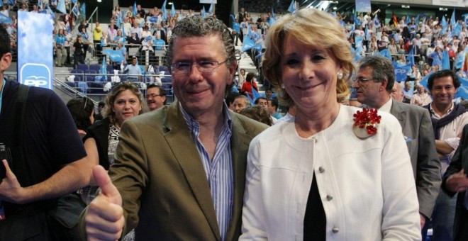 Francisco Granados y Esperanza Aguirre, juntos, en un acto del PP. Archivo EFE