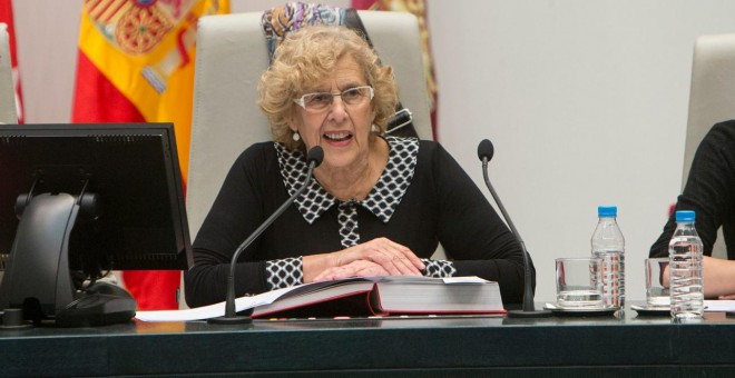 La alcaldesa de Madrid, Manuel Carmena, durante el pleno abierto a todos los ciudadanos celebrado este domingo.