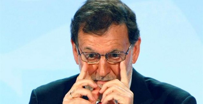 El presidente del Gobierno en funciones, Mariano Rajoy, durante la clausura de una conferencia con todos los portavoces parlamentarios de su partido en España y que ha tenido lugar en Alicante. EFE/Morell