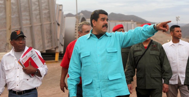 Nicolás Maduro durante una inspección de las instalaciones petrolíferas de la compañía PDVSA, en Puerto La Cruz, Venezuela.