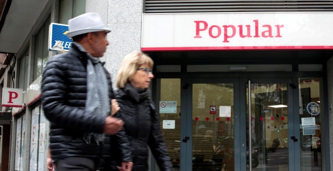 Una oficina del Banco Popular en el centro de Madrid. REUTERS/Andrea Comas