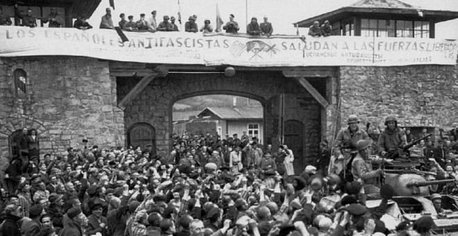 Los españoles presos en Mauthausen y Gusen recibieron con una pancarta a las tropas aliadas