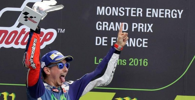 Jorge Lorenzo celebra su victoria en el GP de Francia de motociclismo. /EFE