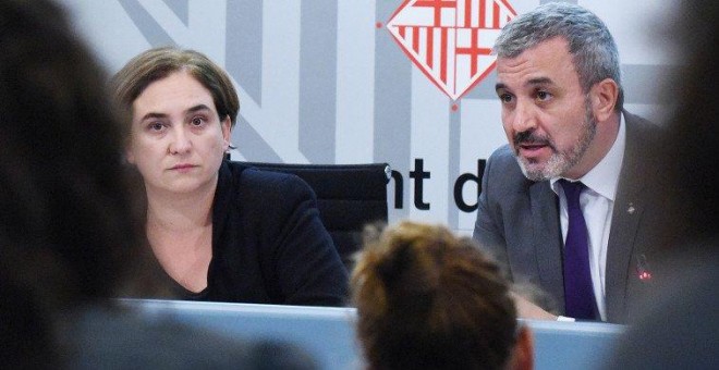 La alcaldesa Ada Colau y el líder municipal del PSC en Barcelona, Jaume Collboni. / Ajuntament de Barcelona