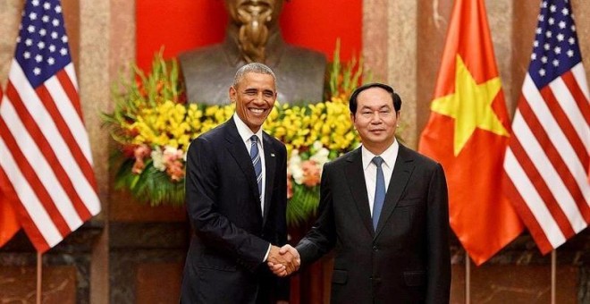 El presidente de EEUU, Barack Obama, junto al presidente de Vietnam, Tran Dai Quang. EFE/STR