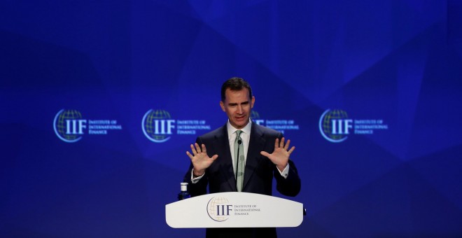 El rey Felipe VI durante su intervención en la apertura de la reunión de primavera del Institute of International Finance (IIF). REUTERS/Susana Vera