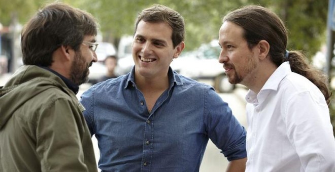 Albert Rivera y Pablo Iglesias en el cara a cara que realizaron en el programa 'Salvados'.- EUROPA PRESS