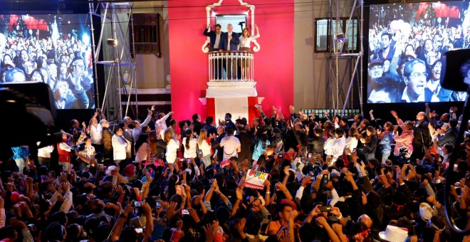 Seguidores de Pedro Pablo Kuczynski durante un mitin en Lima. - REUTERS