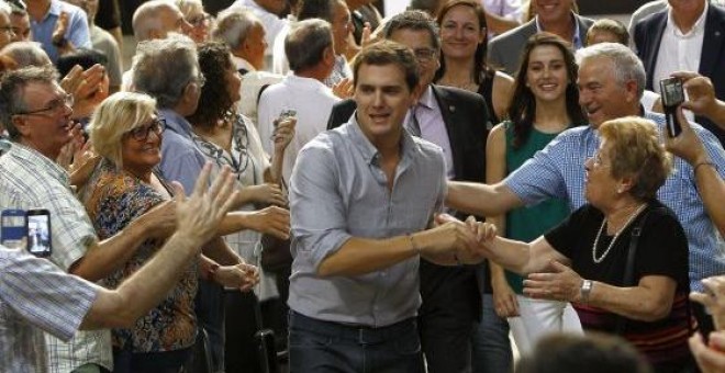 Albert Rivera e Inés Arrimadas en un acto de campaña. EFE/Q. García