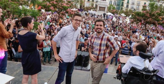 Alberto Garzón e Íñigo Errejón en Málaga, durante su acto de campaña.-IU / JOSÉ CAMÓ