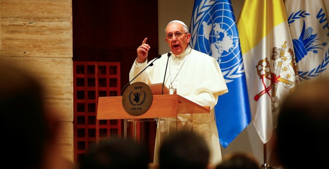El Papa Francisco ofreciendo su discurso en la sede del Programa Mundial de Alimentos. REUTERS/Tony Gentile