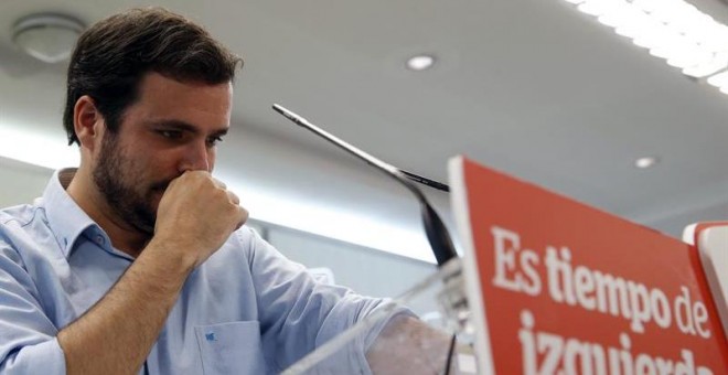 El coordinador federal de IU, Alberto Garzón, durante la rueda de prensa que ha ofrecido en la sede de IU en Madrid, para hacer un análisis más detallado del resultado de las elecciones. EFE/Ángel Díaz