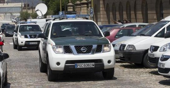 Una imagen de archivo de un coche patrulla de la Guardia Civil.- EFE