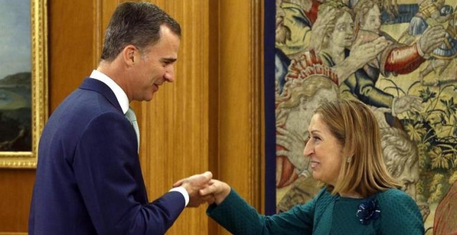 Imagen de la reunión entre Ana Pastor, presidenta del Congreso y el rey Felipe II/EFE
