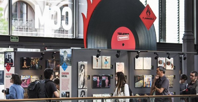 La exposición 'Vibracions prohibides' muestra la forma en que los distribuidores de música pop rock sorteaban la censura franquista en la España de los años 60 y 70.- TWITTER