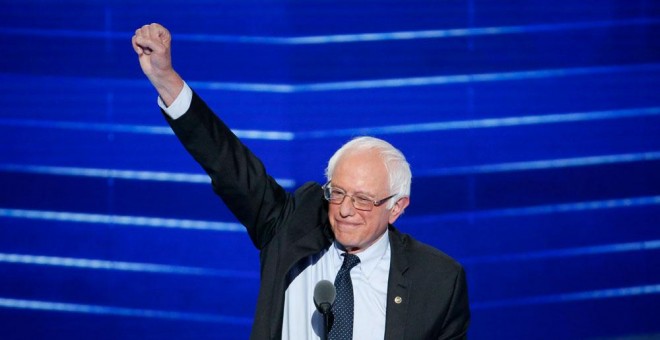 El senador Bernie Sanders durante su discurso en la apertura de la Convención Demócrata en Filadelfia. EFE