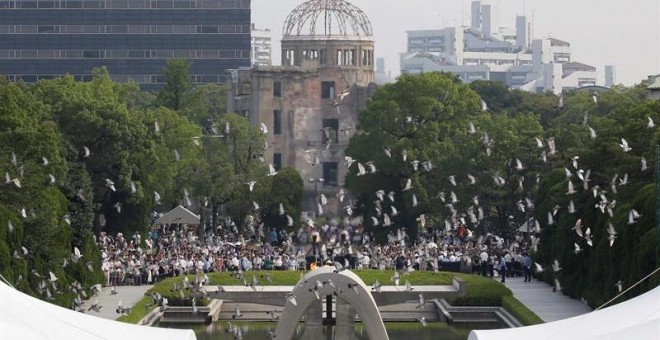 Hiroshima insta a los líderes mundiales a visitar la ciudad en el 71 aniversario del bombardeo. EFE