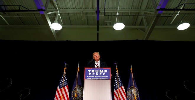 El candidato republicano Donald Trump en un acto electoral en  New Hampshire. REUTERS/Eric Thayer