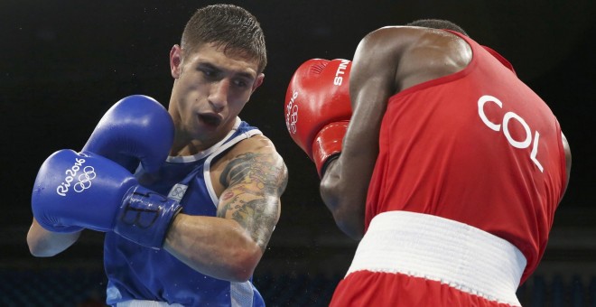 Samuel Carmona durante su combate con el colombiano Martínez. /REUTERS