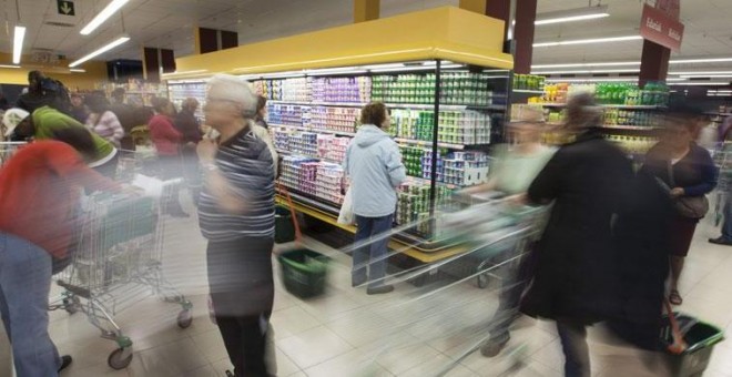 Un supermercado en una imagen de archivo / EFE/David Aguilar