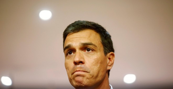 El secretario general del PSOE, Pedro Sanchez, durante una comparecenia ante la prensa en el Congreso de los Diputados. REUTERS/Susana Vera