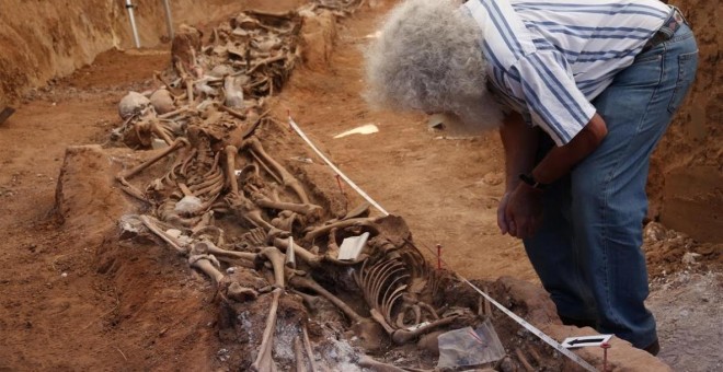 Exhumación de una fosa común en La Legua-Gumiel de Izán (Burgos).-  ARANZADI / ÓSCAR RODRÍGUEZ