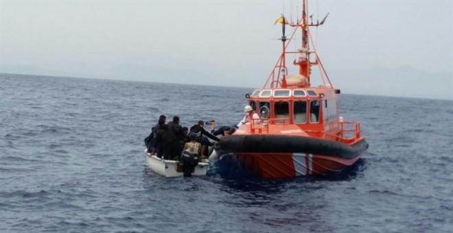 Unos 70 inmigrantes, 30 de ellos menores, llegan a las costas de Murcia, Almería y Alicante. GUARDIA CIVIL