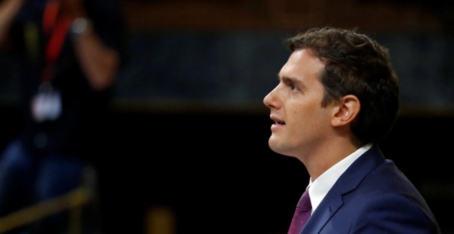 El líder de Ciudadanos, Albert Rivera, durante su intervención en el debate de investidura que se celebra en el Congreso. REUTERS/Andrea Comas