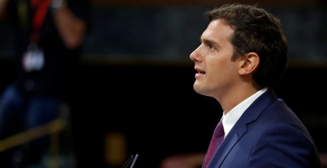 El líder de Ciudadanos, Albert Rivera, durante su intervención en el debate de investidura que se celebra en el Congreso. REUTERS/Andrea Comas