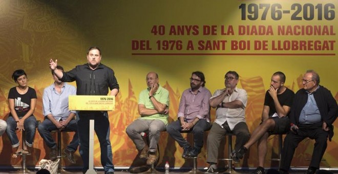 El líder de ERC, Oriol Junqueras durante su discurso en un acto político conjunto protagonizado por ERC, CUP y Podemos. - EFE