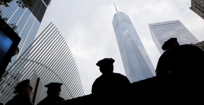 Policías en la Zona Cero de Nueva York, en el aniversario del 11-S. REUTERS/Andrew Kelly