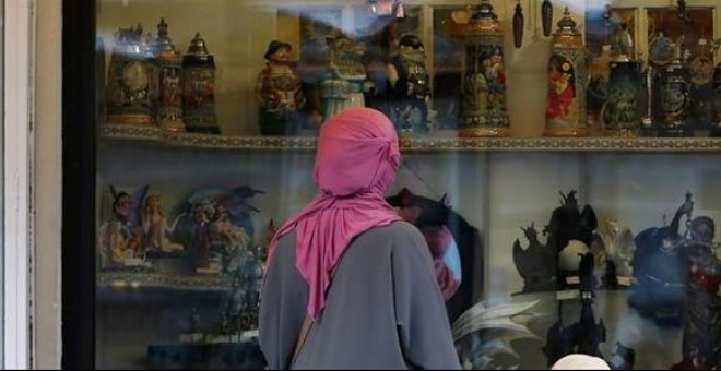 Un instituto de Valencia no permite entrar a clase a una alumna musulmana con pañuelo. MICHAELA REHLE/REUTERS
