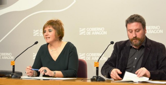 El consejero de Vertebración del Territorio de Aragón, José Luis Soro, y la directora general de Vivienda, Mayte Andreu, impulsan la nueva política habitacional en la comunidad.- ARAGONHOY.NET