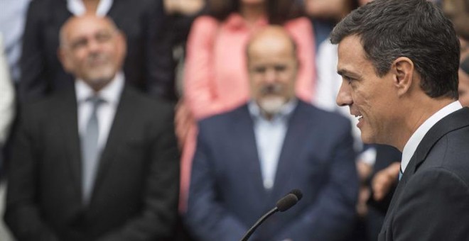 El secretario general del PSOE, Pedro Sánchez, durante un acto de campaña celebrado por los socialistas vasco hoy en Gernika para apoyar la candidatura a lehendakari de Idoia Mendia. EFE/Miguel Toña