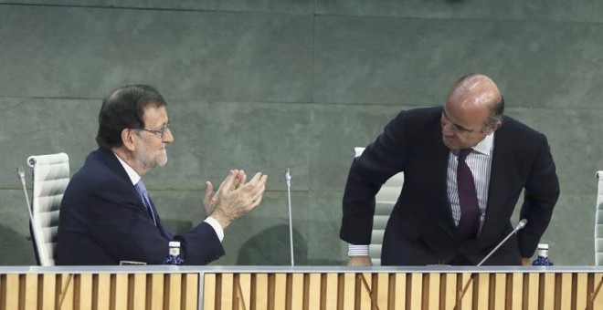 Rajoy, durante la presentación del libro de Guindos hace unos días. EFE/Fernando Alvarado