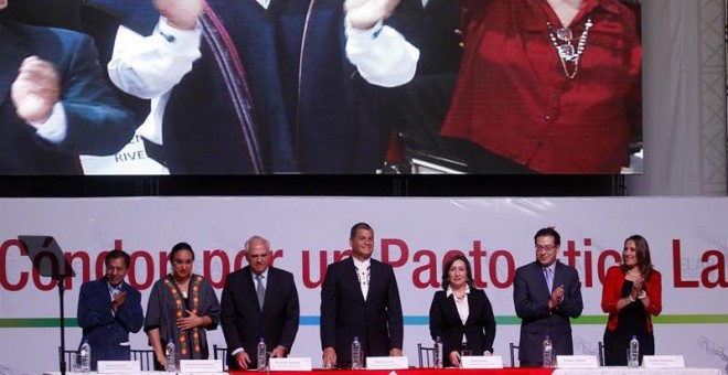 El presidente de Ecuador Rafael Correa y el secretario general de la Unasur, Ernesto Samper asisten a la inauguración del tercer Encuentro Latinoamericano Progresista (ELAP.- Fredy Constante (EFE)