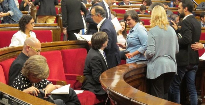 La mayoría parlamentaria que representan Junts pel Sí y la CUP ha permitido la aprobación de la propuesta de resolución para el referéndum. / EUROPA PRESS