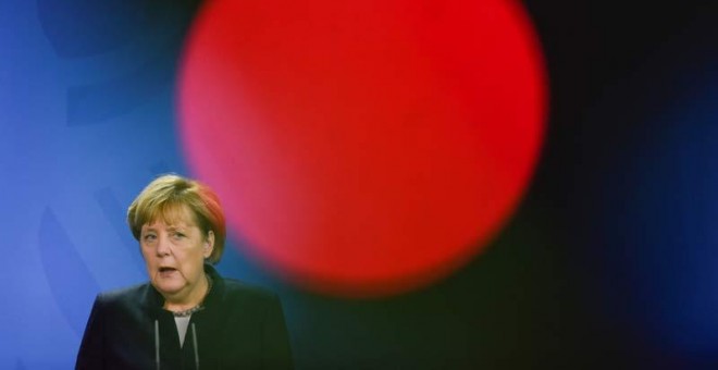 Angela Merkel, en una rueda de prensa en la Cancillería de Berlín. / STEFANIA LOOS (REUTERS)
