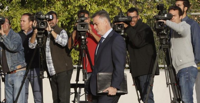 El ex consejero de la Comunidad de Madrid imputado en la causa Gürtel, Alberto López Viejo, a su llegada a la Audiencia en San Fernando de Henares. EFE/Mariscal