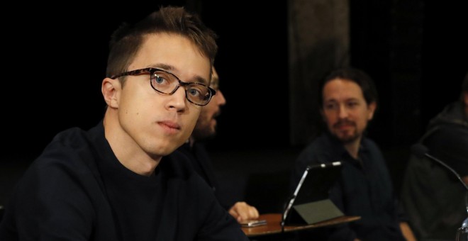 El secretario Político de Podemos, Íñigo Errejón, junto al secretario general, Pablo Iglesias en el Consejo Ciudadano Estatal de la formación morada que se celebró el 8 de octubre. EFE/Ballesteros