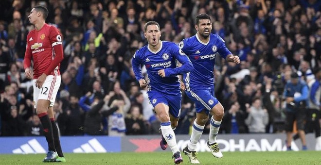 Los jugadores del Chelsea celebran uno de los cuatro goles que marcaron ante el United /EFE