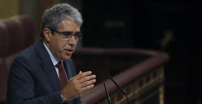 El portavoz del Partit Demòcrata Europeu Català (PDECat), Francesc Homs, durante su intervención en la sesión de la tarde de la segunda jornada del debate de investidura del candidato del PP, Mariano Rajoy, hoy en la Cámara baja. EFE/Ballesteros